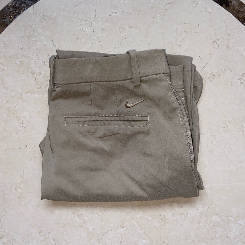 Nike Mens golf pants. Tan size: 32-30